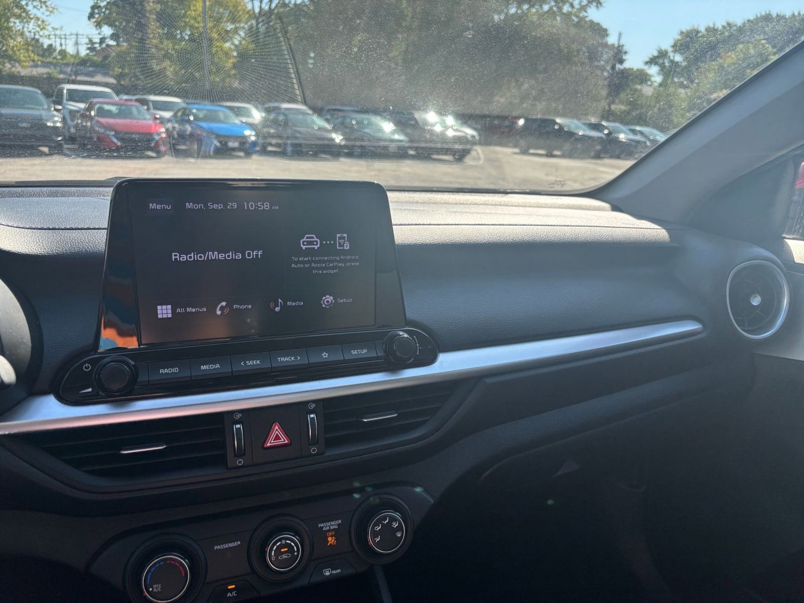 Thumbnail: 2023 Kia Forte - 33