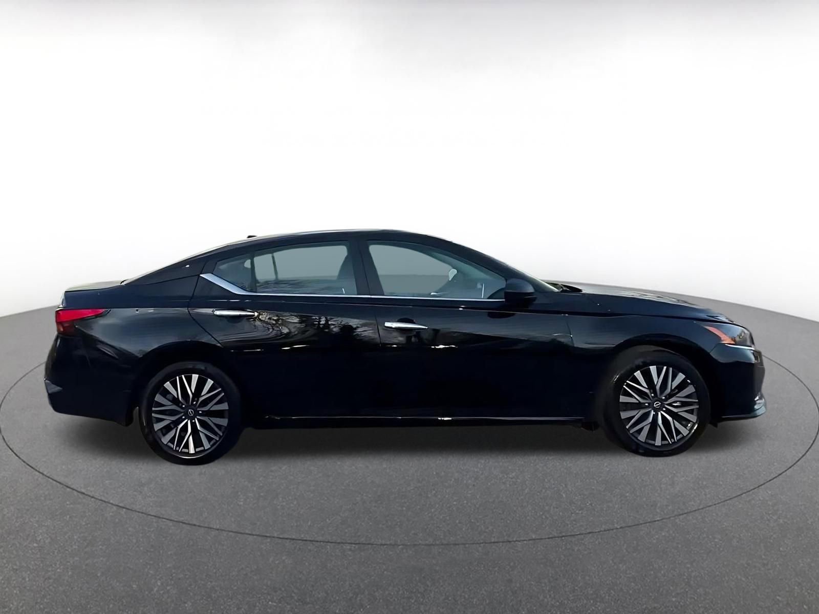 Thumbnail: 2025 Nissan Altima - 14