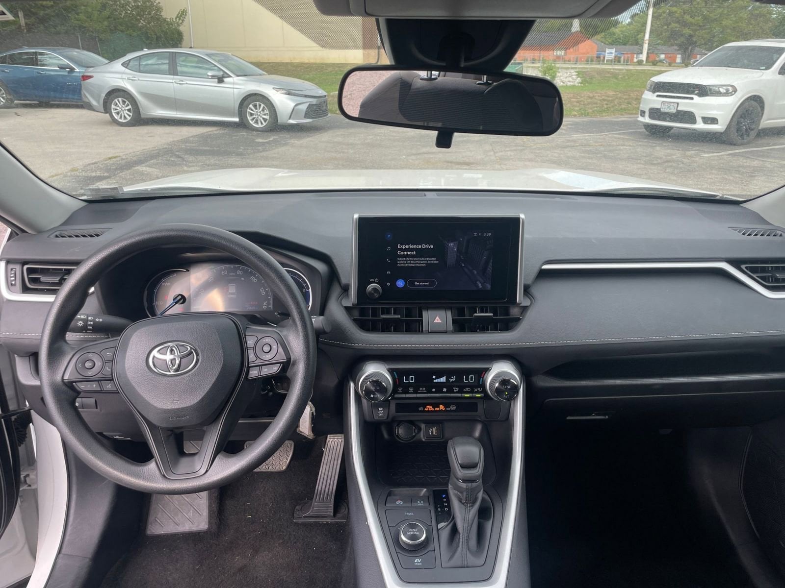 Thumbnail: 2025 Toyota RAV4 - 31