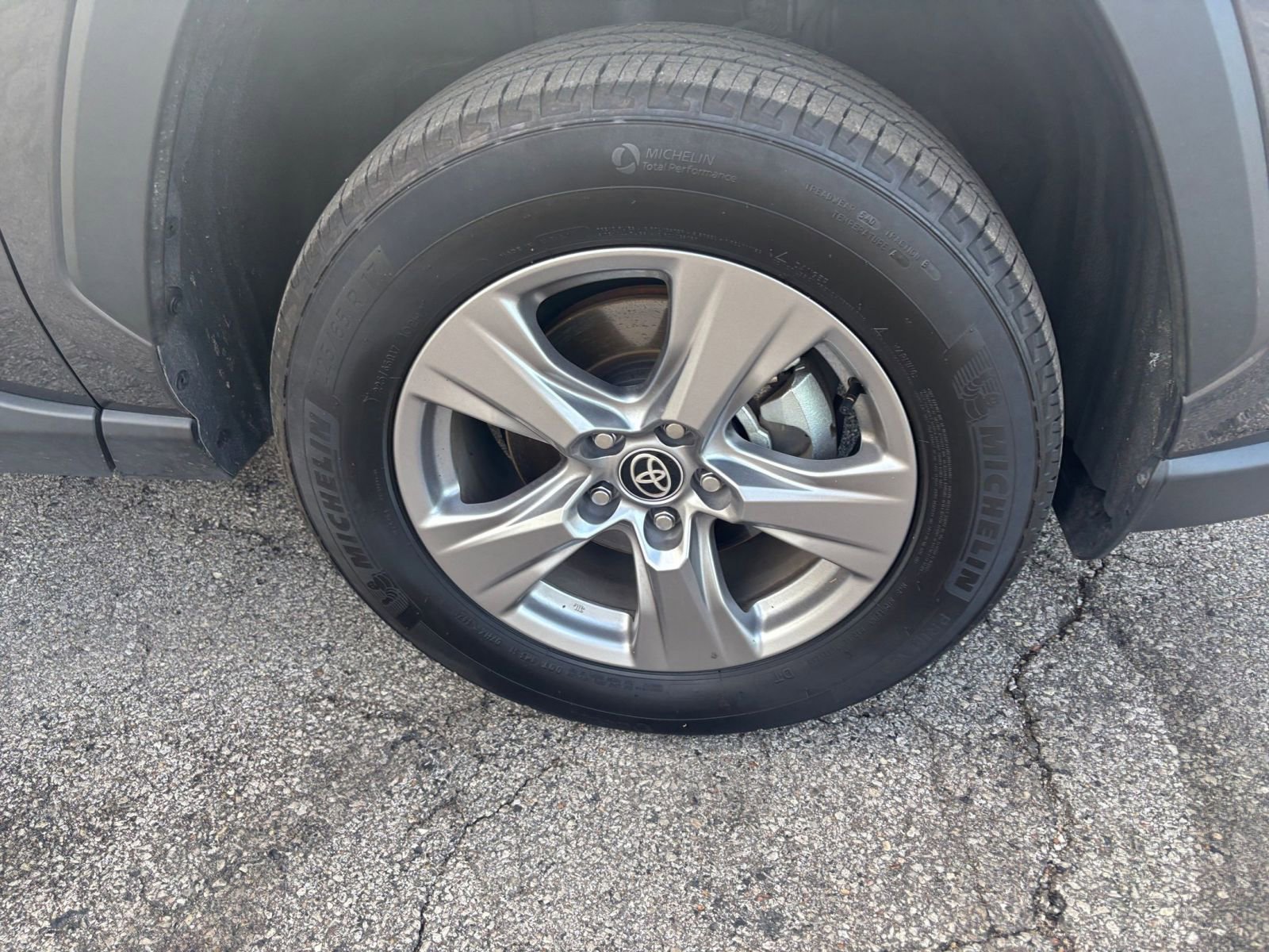 Thumbnail: 2025 Toyota RAV4 - 28