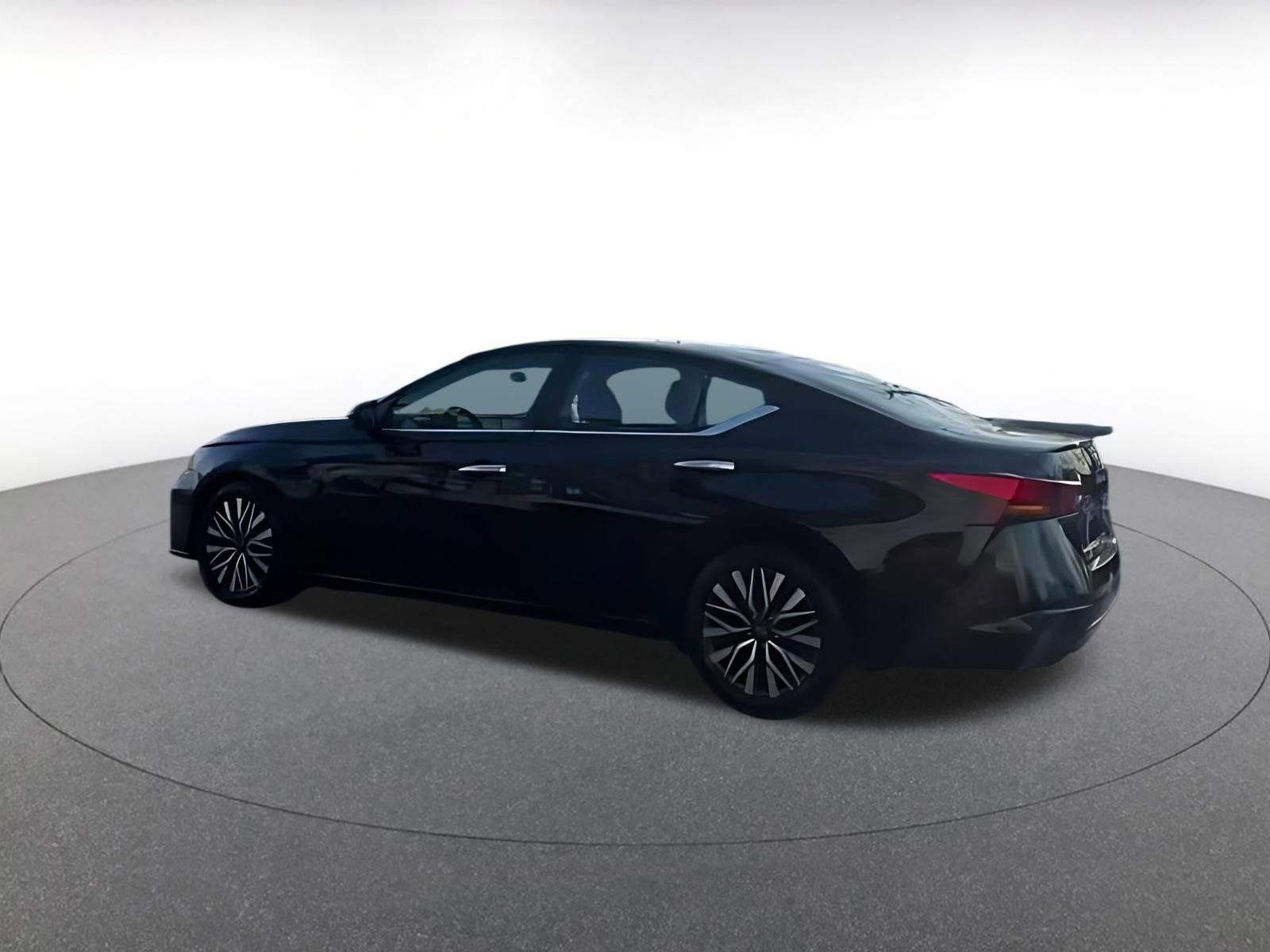 Thumbnail: 2025 Nissan Altima - 16