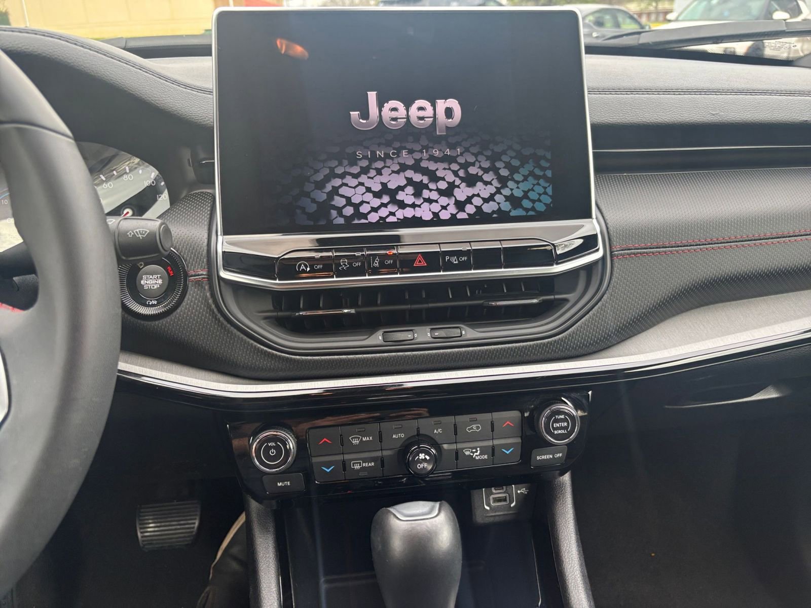 Thumbnail: 2025 Jeep Compass - 17