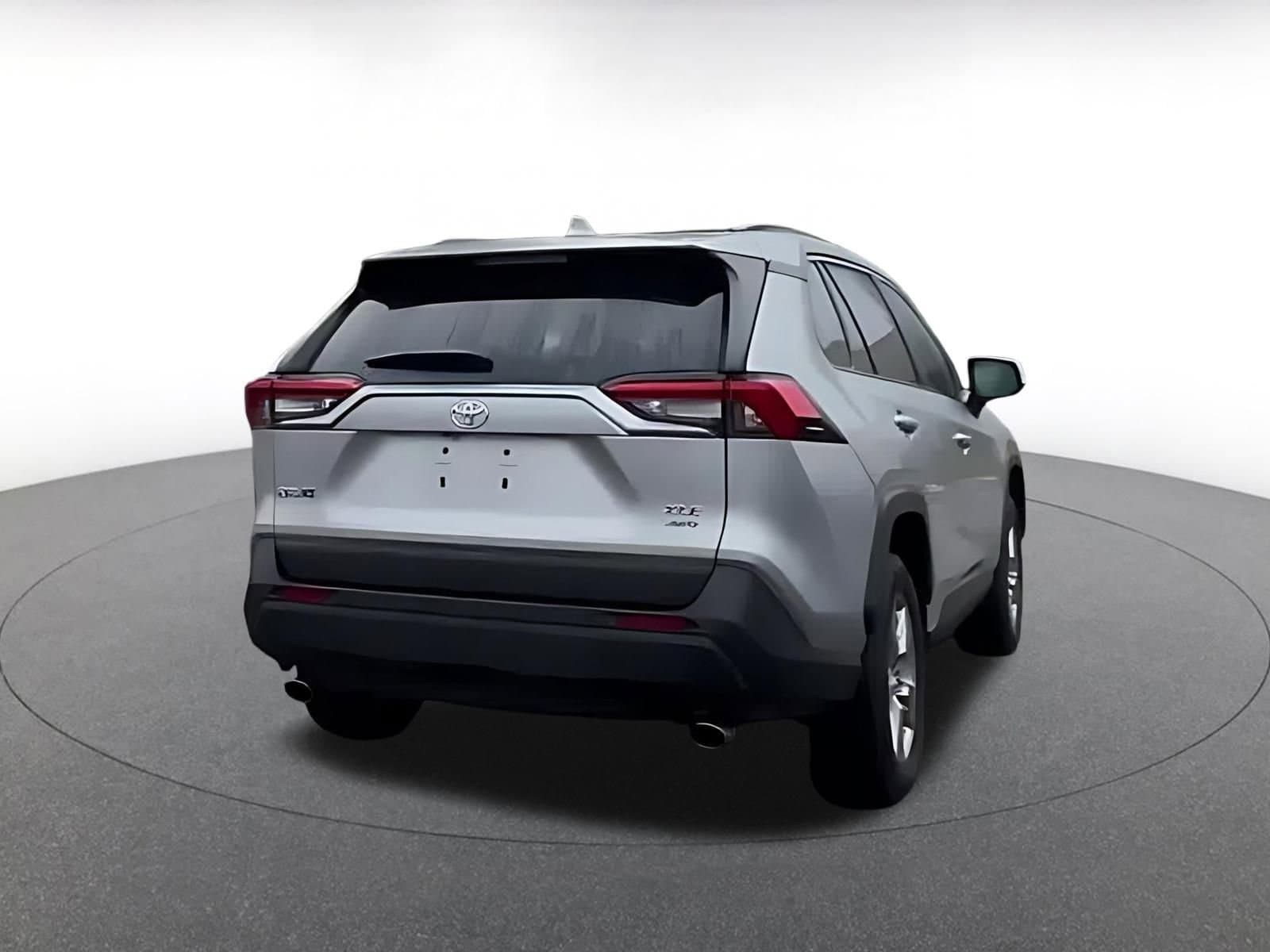 Thumbnail: 2025 Toyota RAV4 - 11