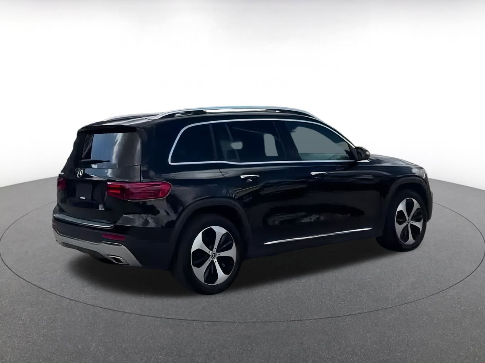 Thumbnail: 2024 Mercedes-Benz GLB - 14