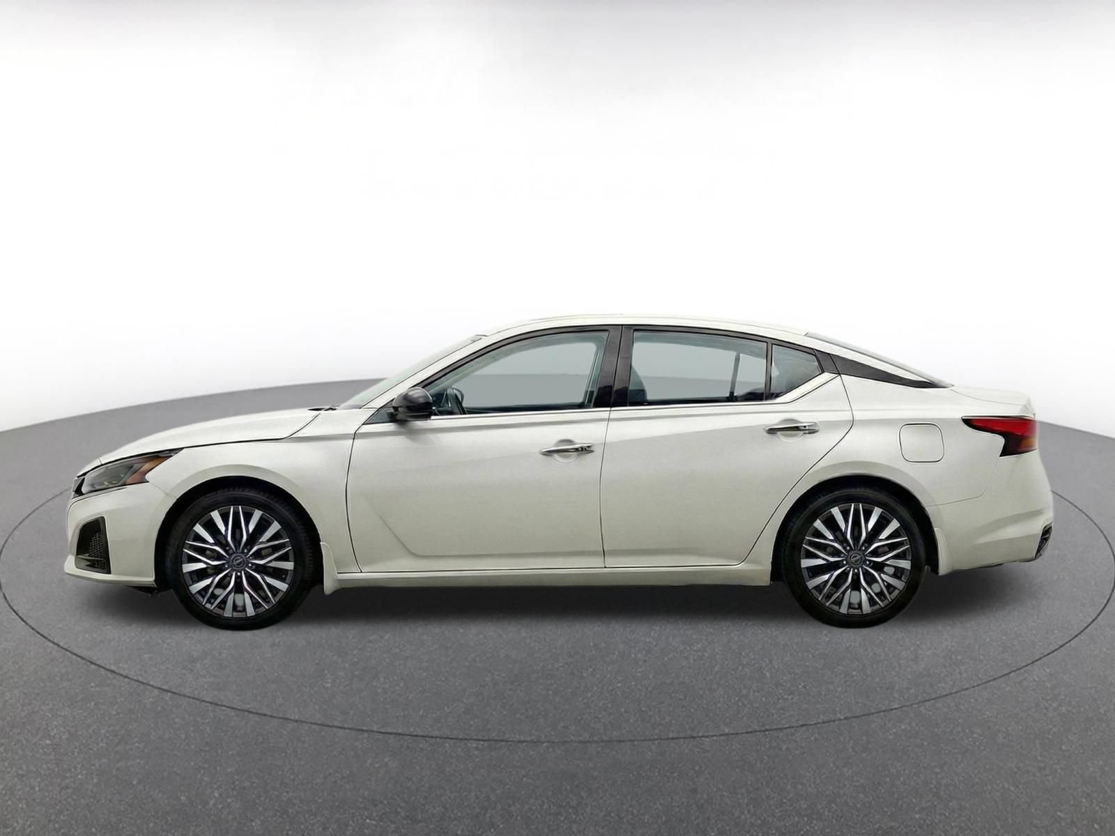 Thumbnail: 2025 Nissan Altima - 4