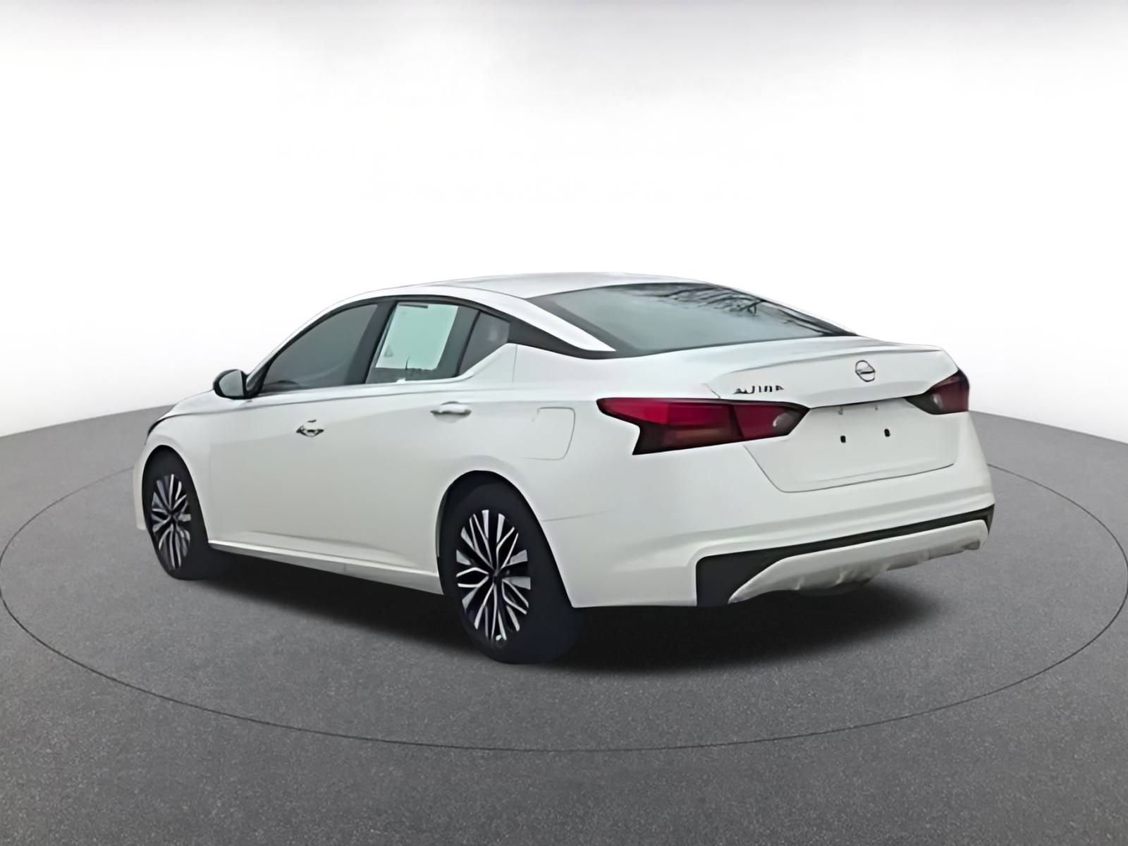 Thumbnail: 2025 Nissan Altima - 16