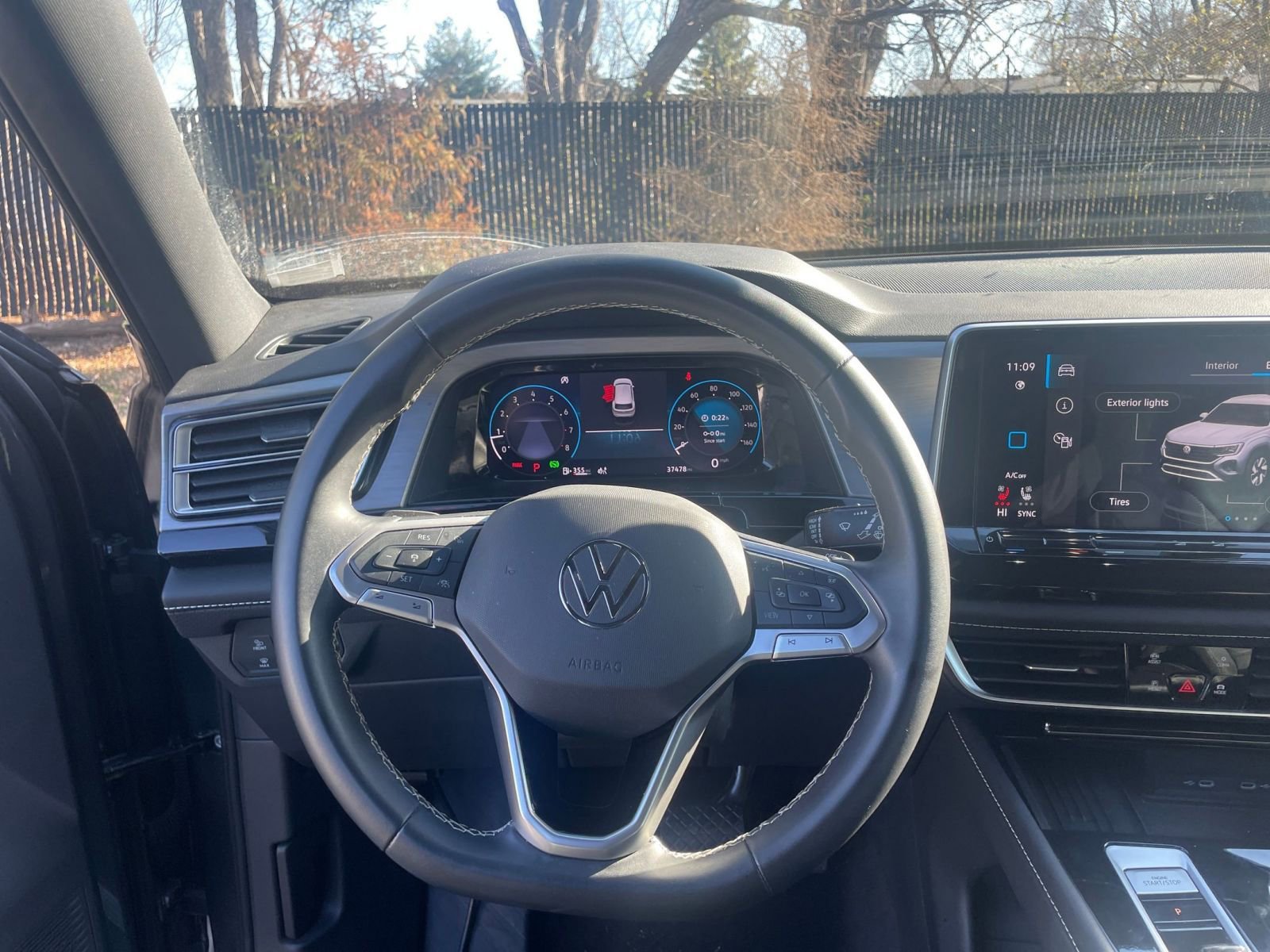 Thumbnail: 2025 Volkswagen Atlas - 25