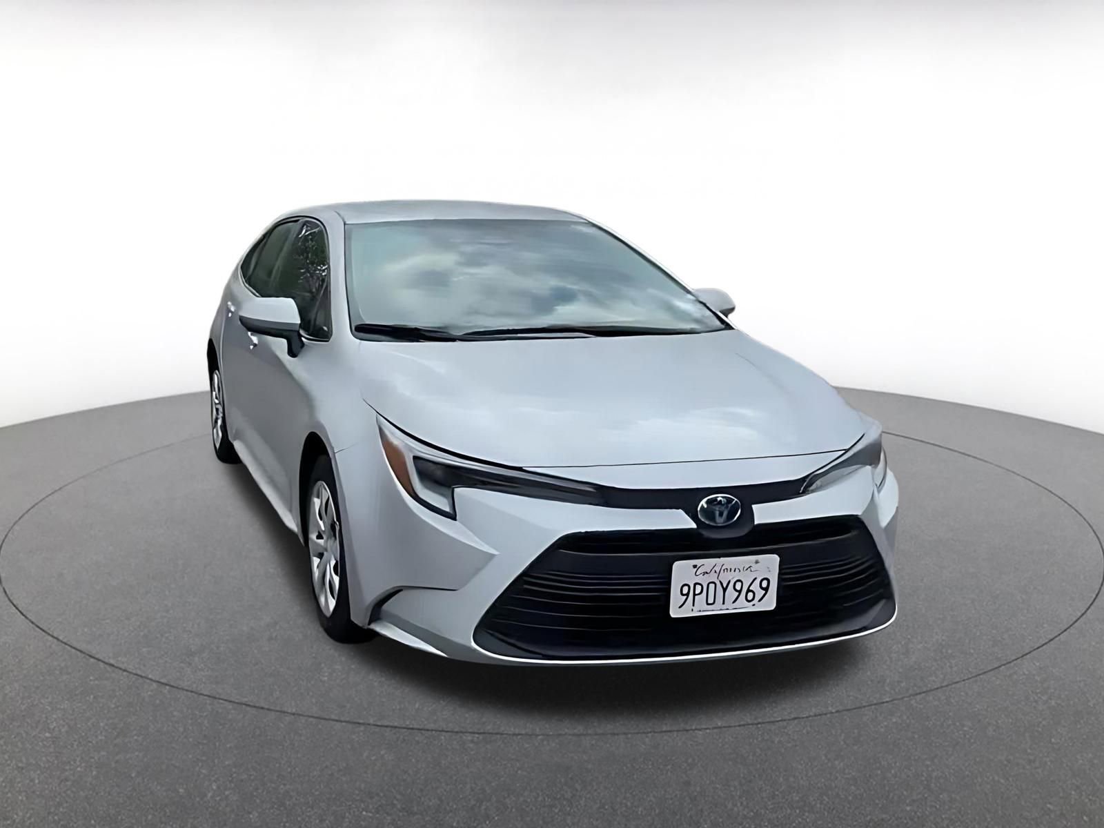 Thumbnail: 2025 Toyota Corolla - 3