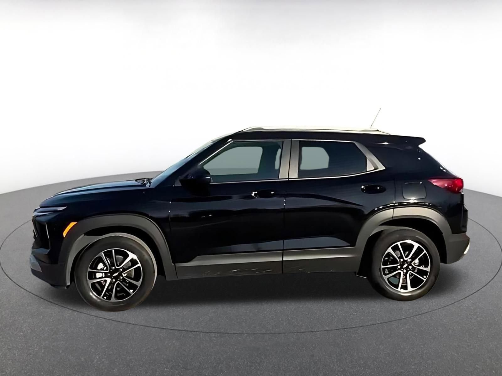 Thumbnail: 2025 Chevrolet TrailBlazer - 3