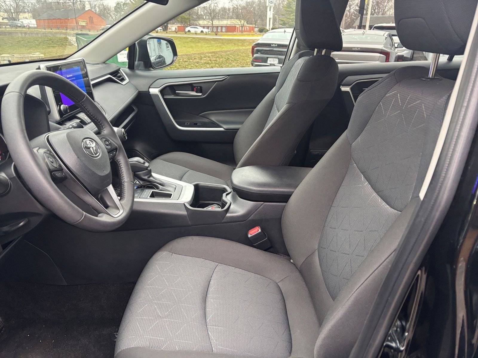 Thumbnail: 2025 Toyota RAV4 - 24