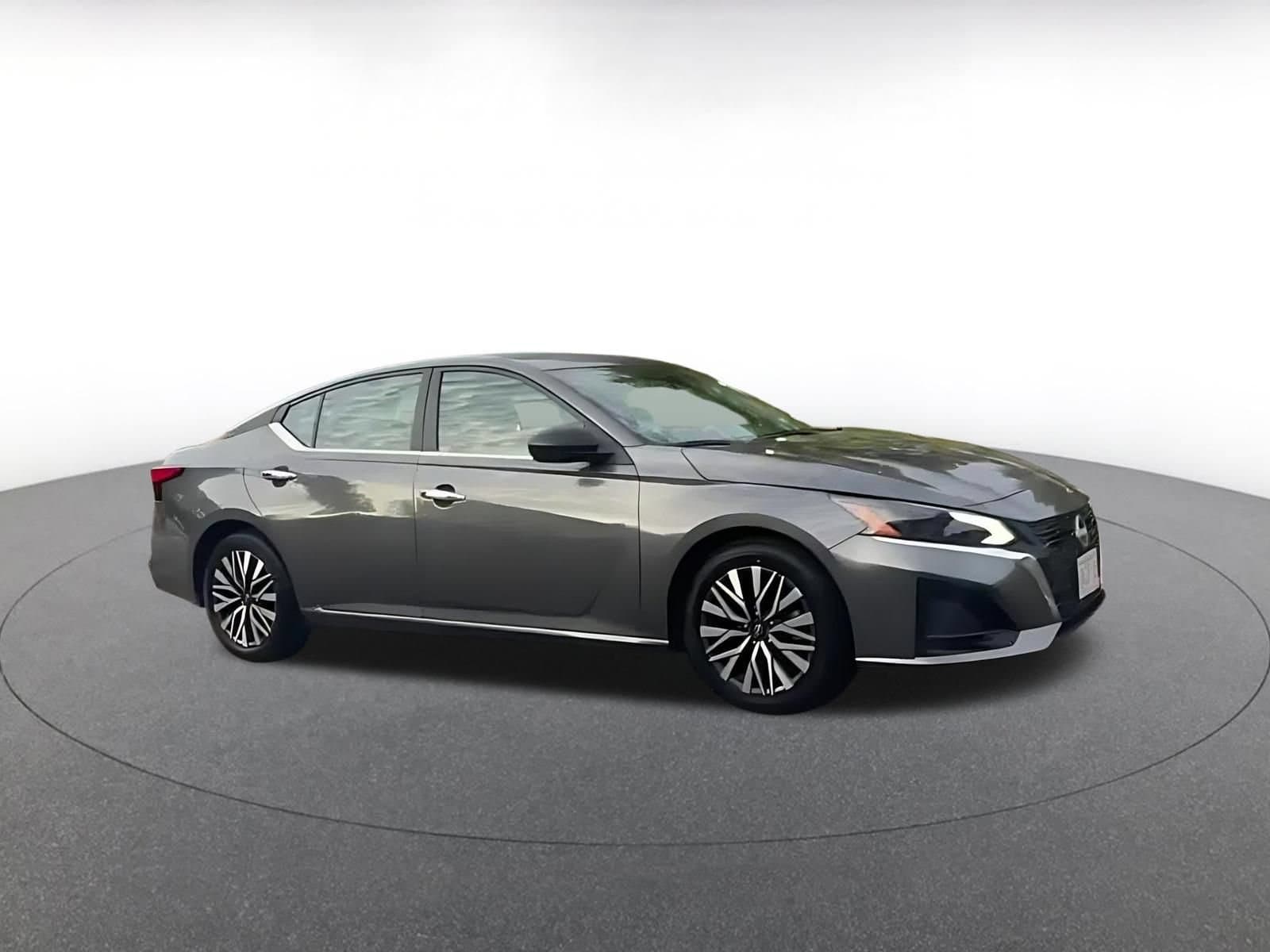 Thumbnail: 2025 Nissan Altima - 2