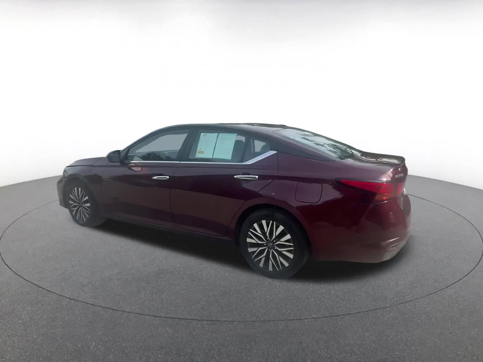 Thumbnail: 2024 Nissan Altima - 10