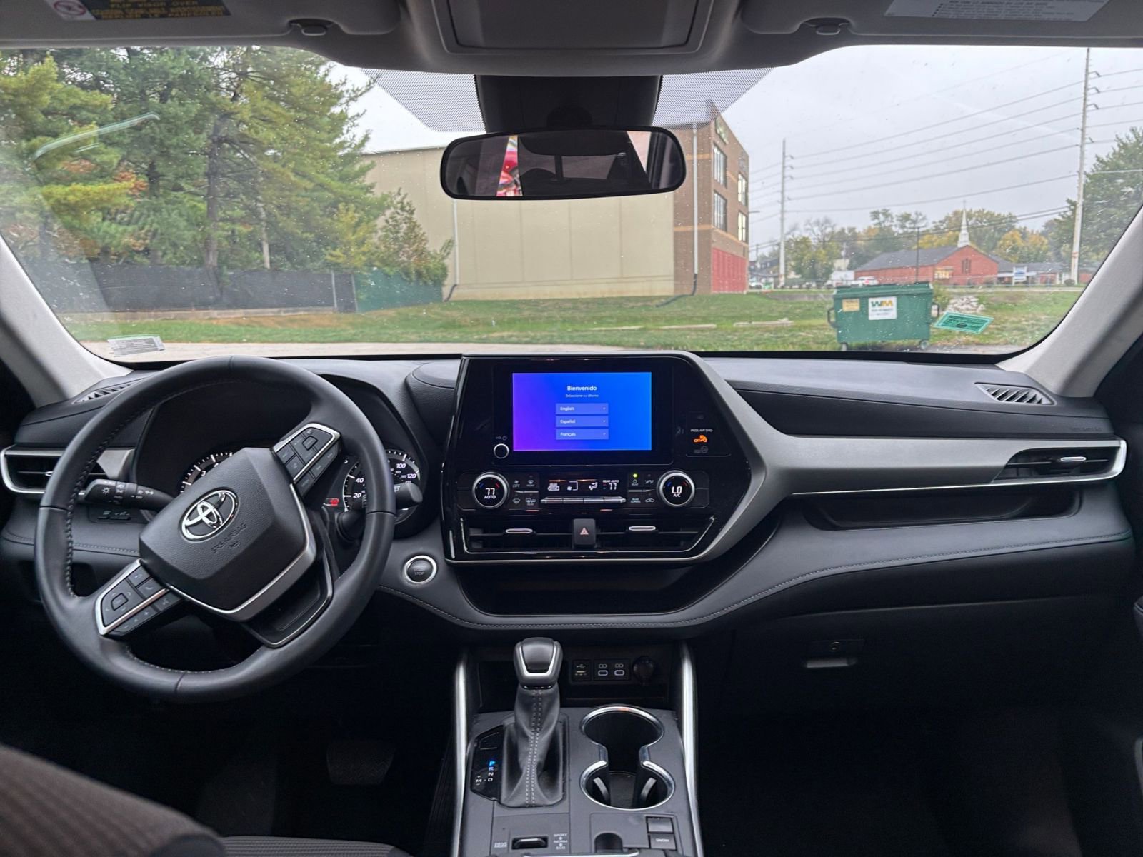 Thumbnail: 2025 Toyota Highlander - 31