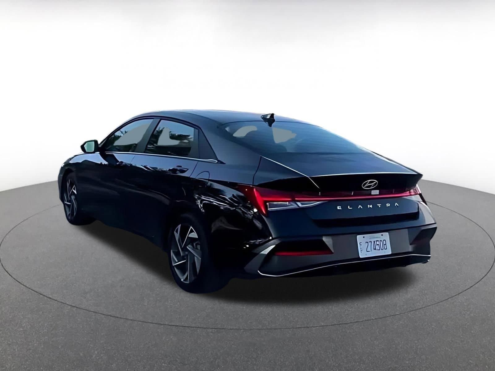 Thumbnail: 2025 Hyundai Elantra - 9