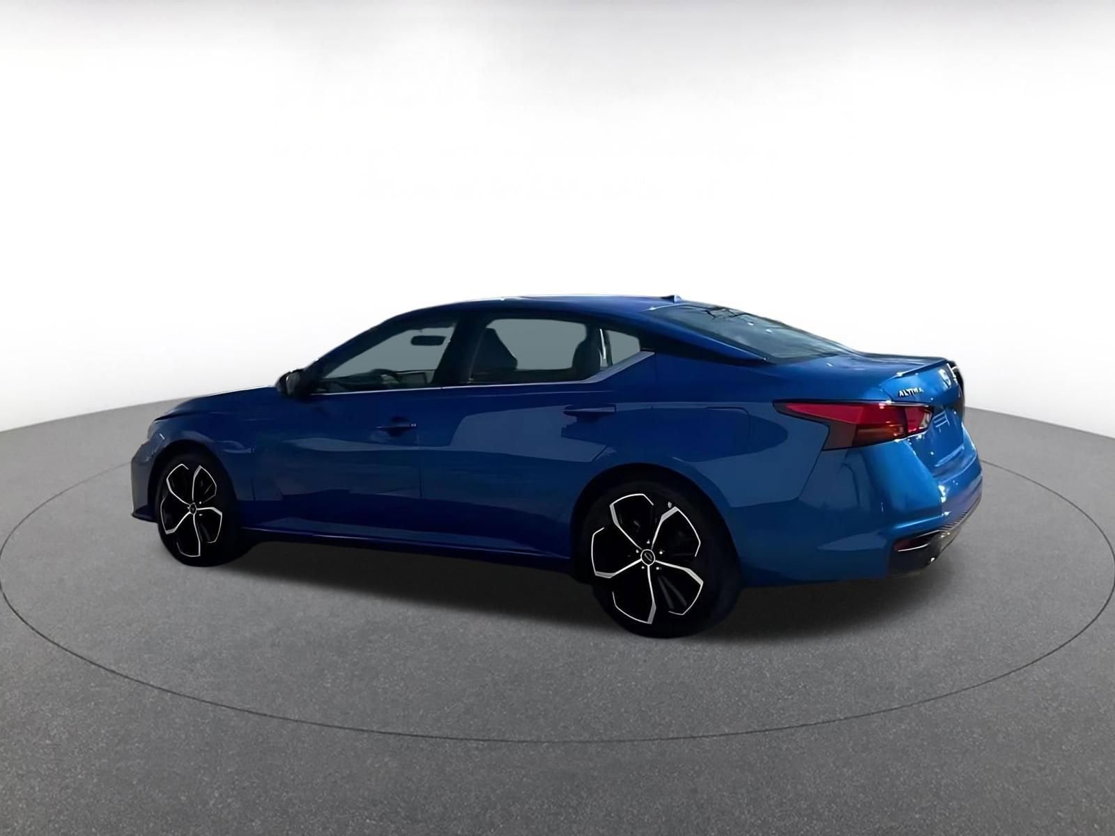 Thumbnail: 2025 Nissan Altima - 9