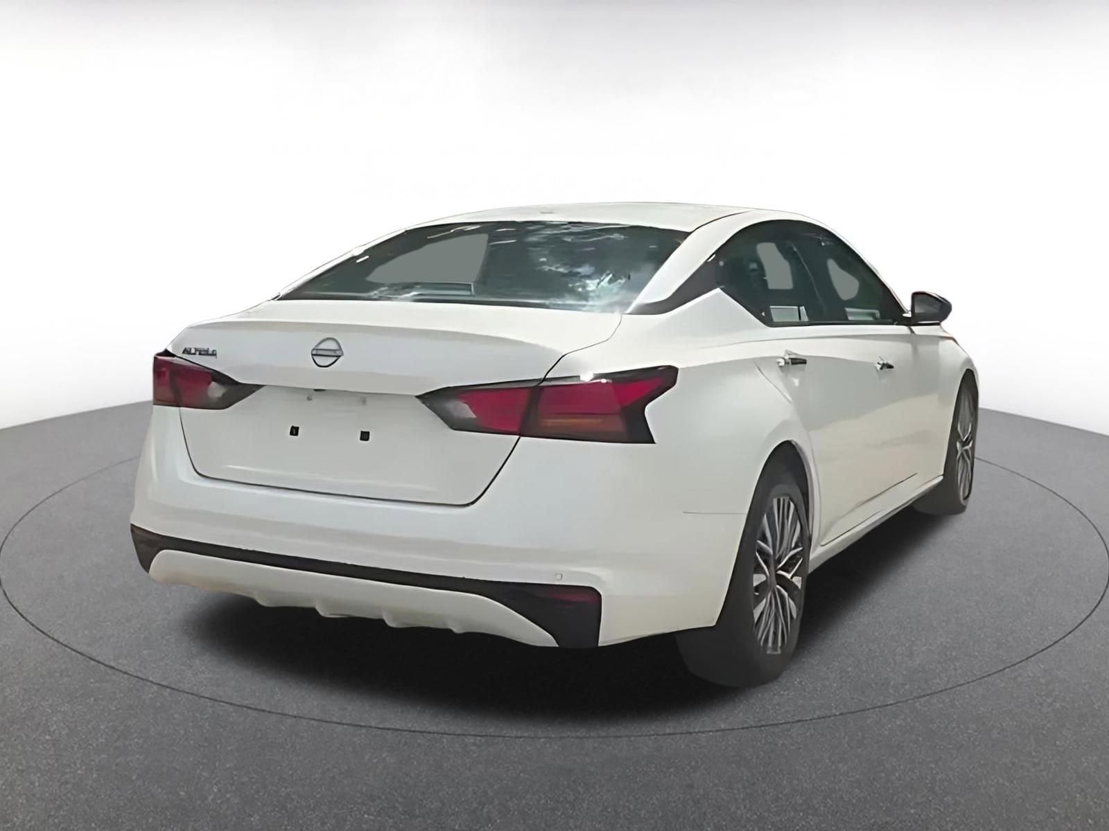 Thumbnail: 2025 Nissan Altima - 14