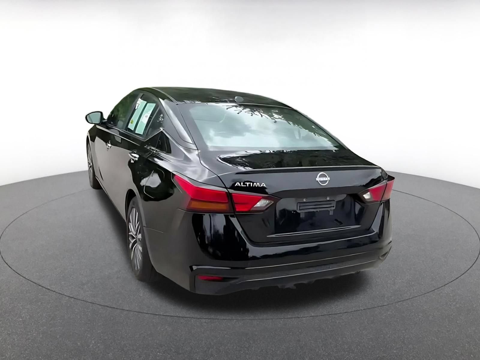 Thumbnail: 2025 Nissan Altima - 10