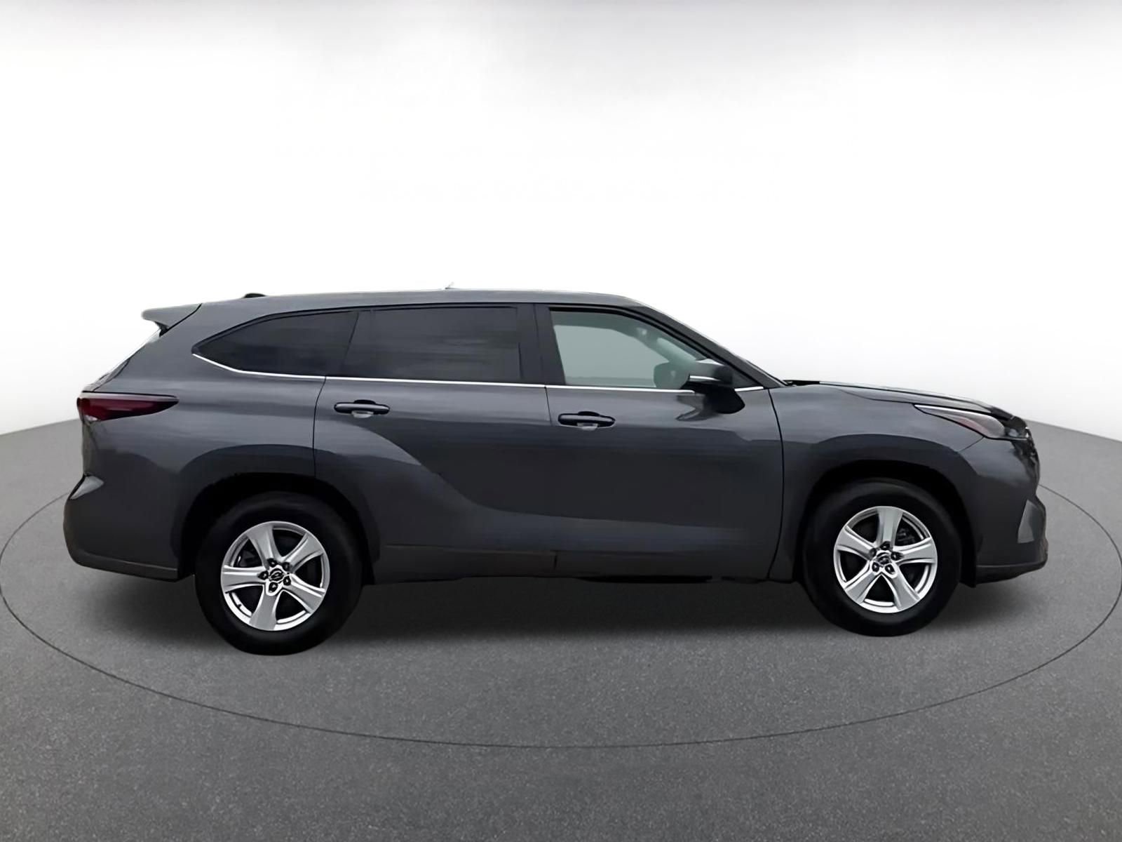 Thumbnail: 2025 Toyota Highlander - 14