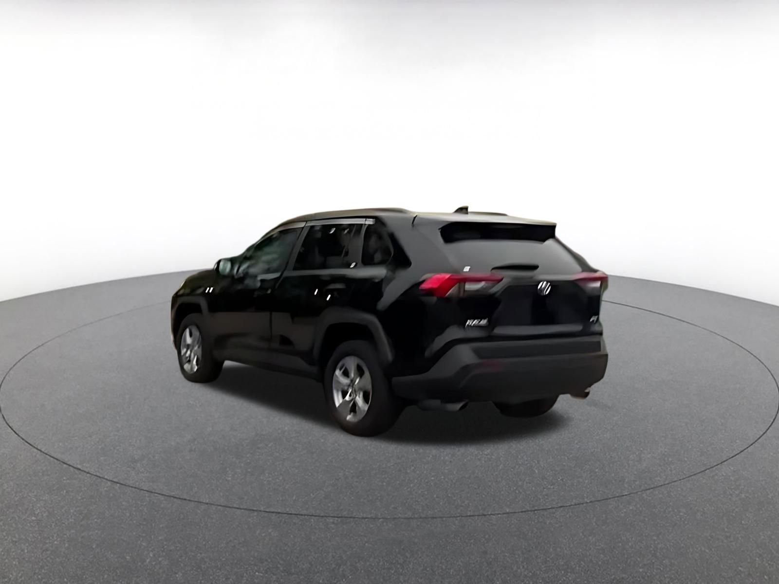 Thumbnail: 2025 Toyota RAV4 - 8