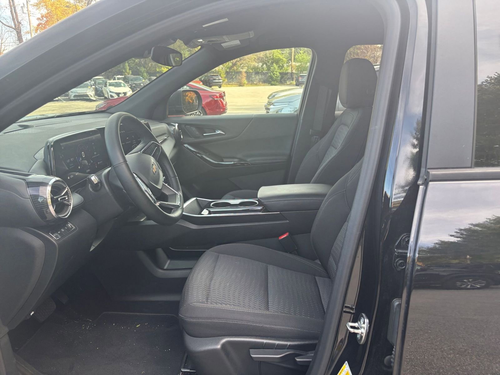 Thumbnail: 2025 Chevrolet Equinox - 24