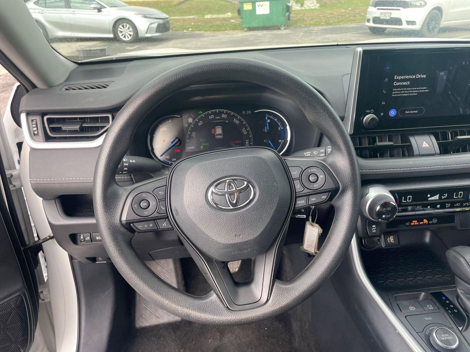 Thumbnail: 2025 Toyota RAV4 - 32