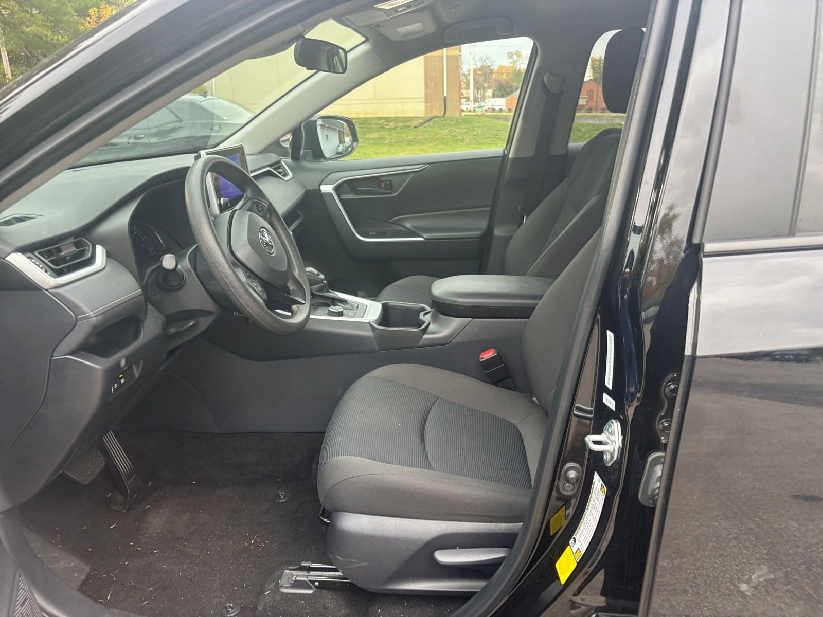 Thumbnail: 2025 Toyota RAV4 - 24