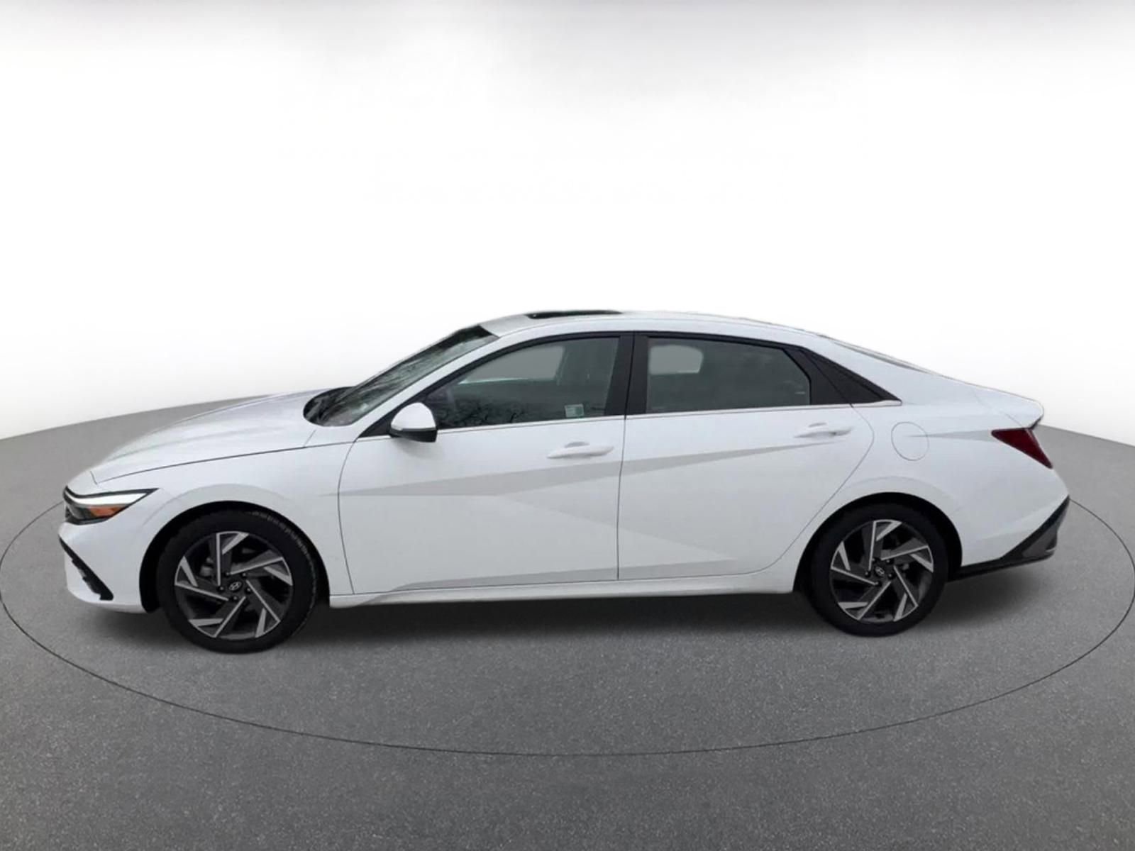 Thumbnail: 2025 Hyundai Elantra - 9