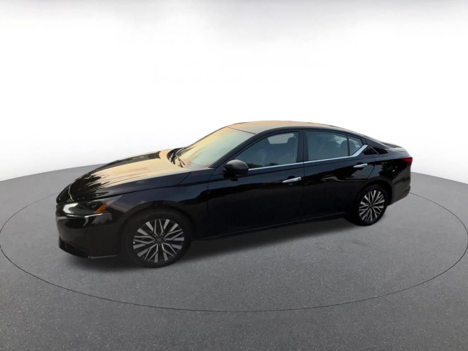 Thumbnail: 2025 Nissan Altima - 7
