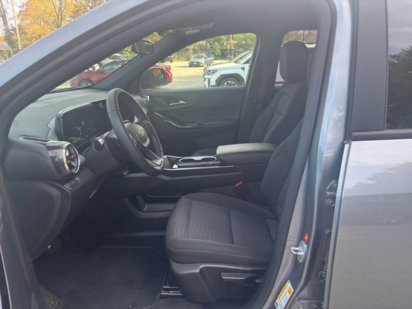 Thumbnail: 2025 Chevrolet Equinox - 24