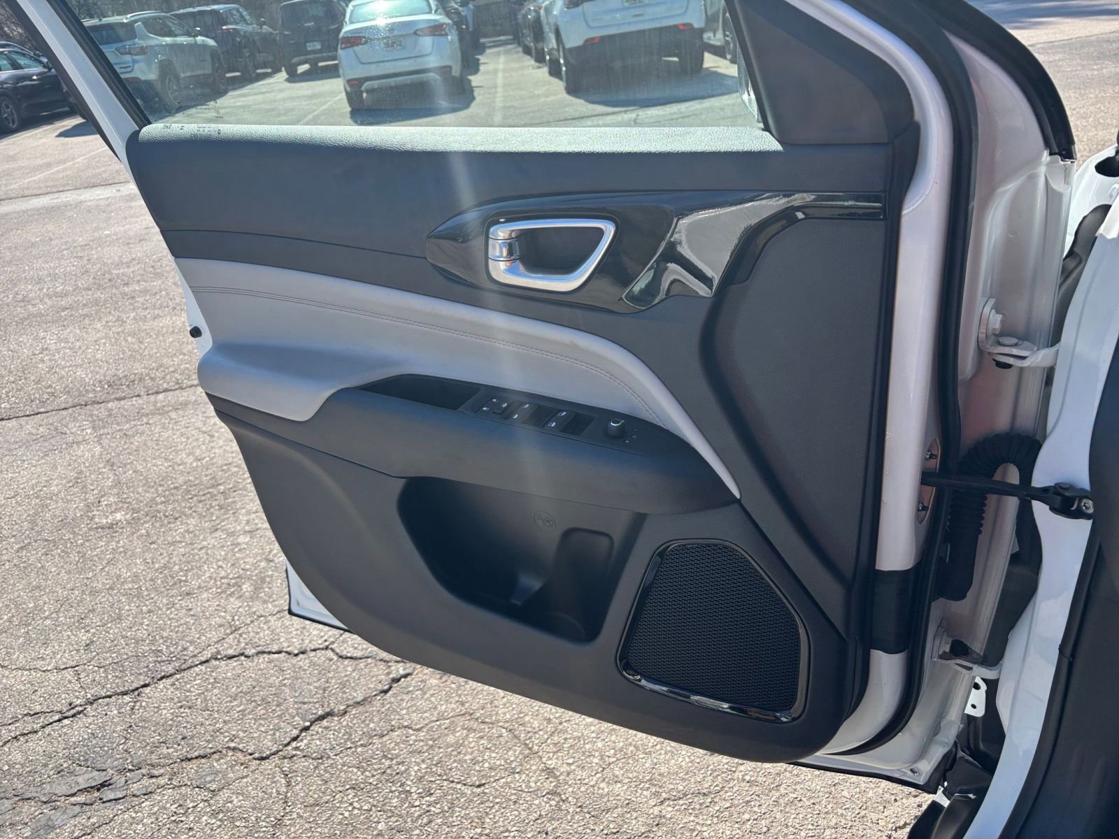 Thumbnail: 2025 Jeep Compass - 18