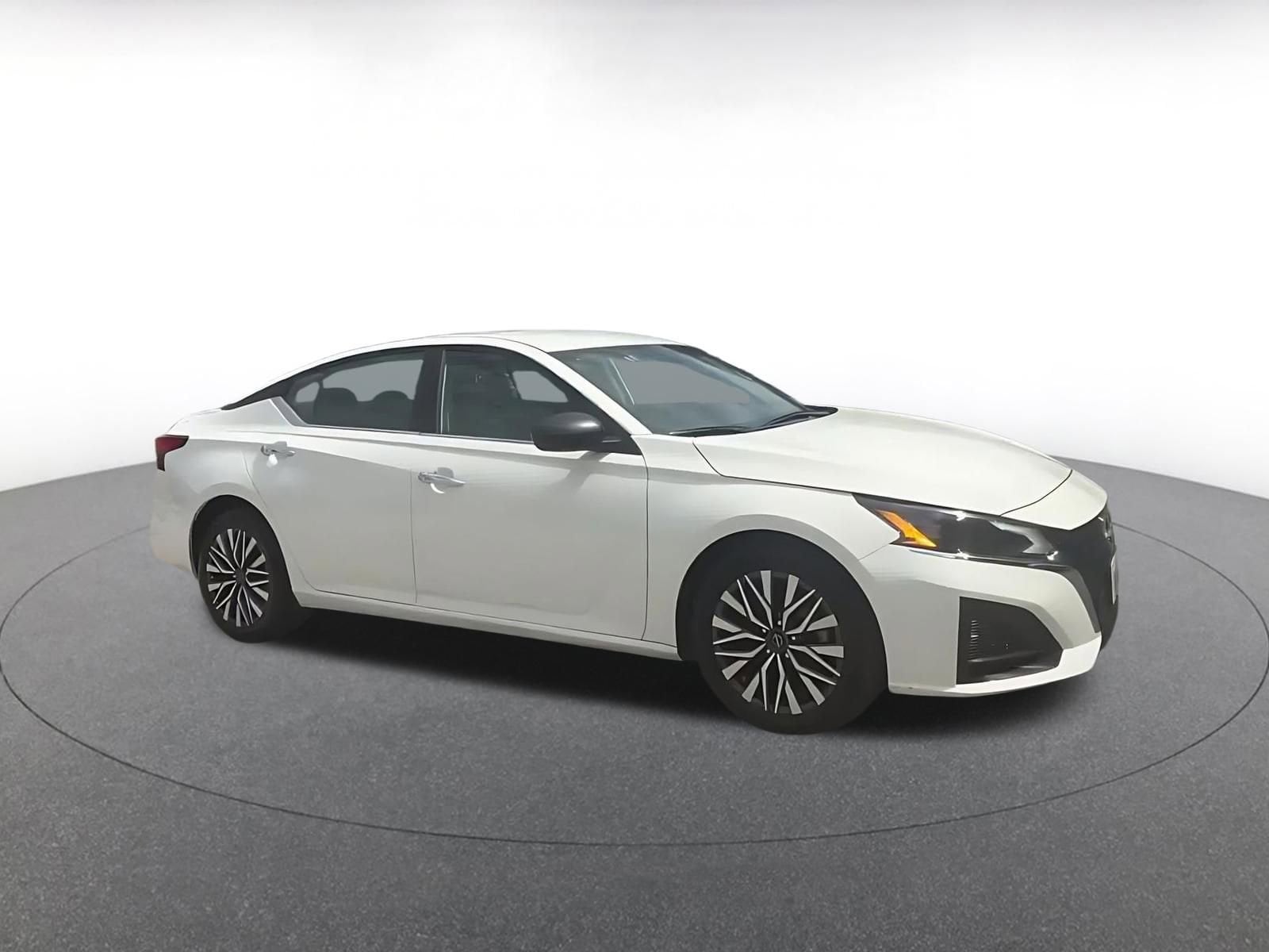 Thumbnail: 2025 Nissan Altima - 2