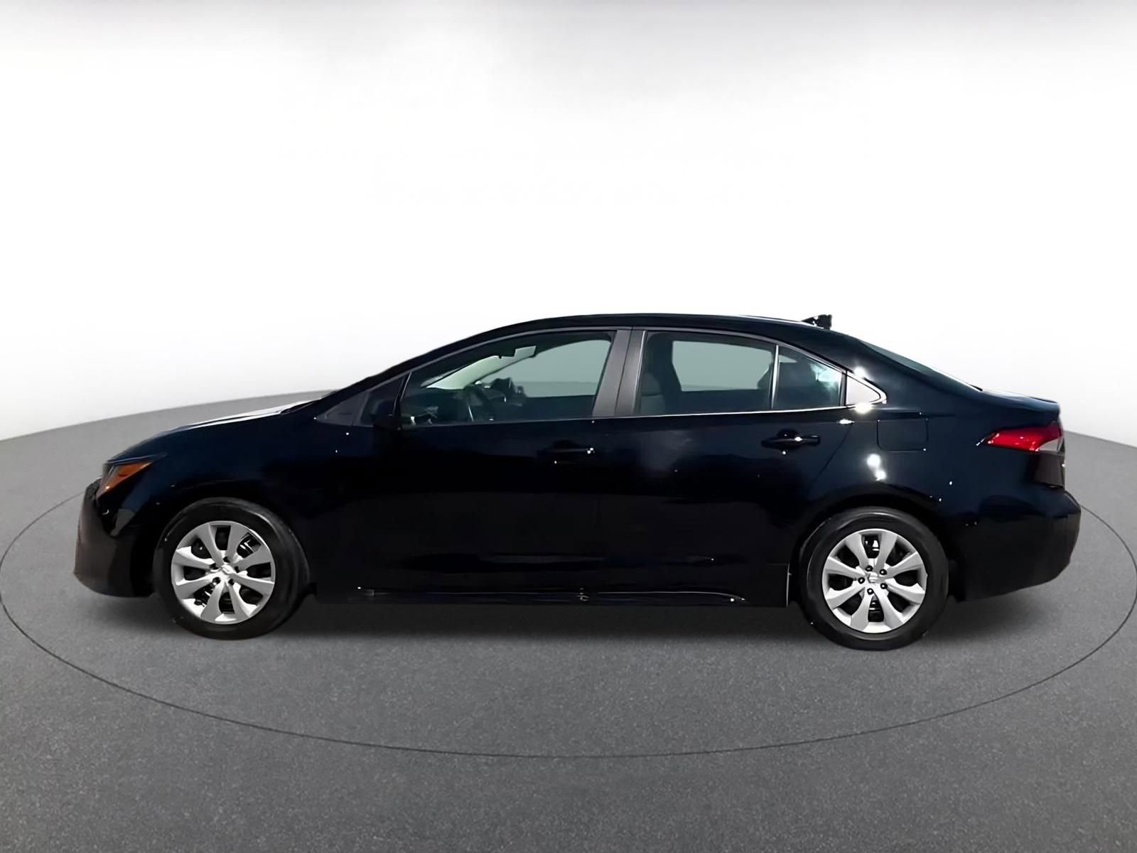 Thumbnail: 2025 Toyota Corolla - 4