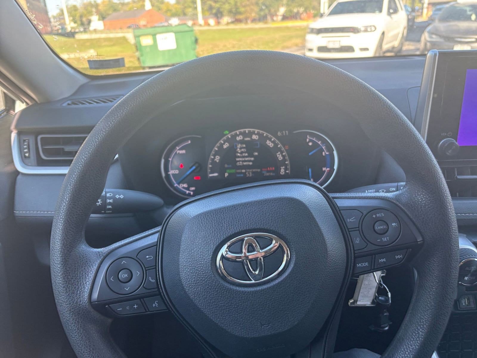 Thumbnail: 2025 Toyota RAV4 - 32