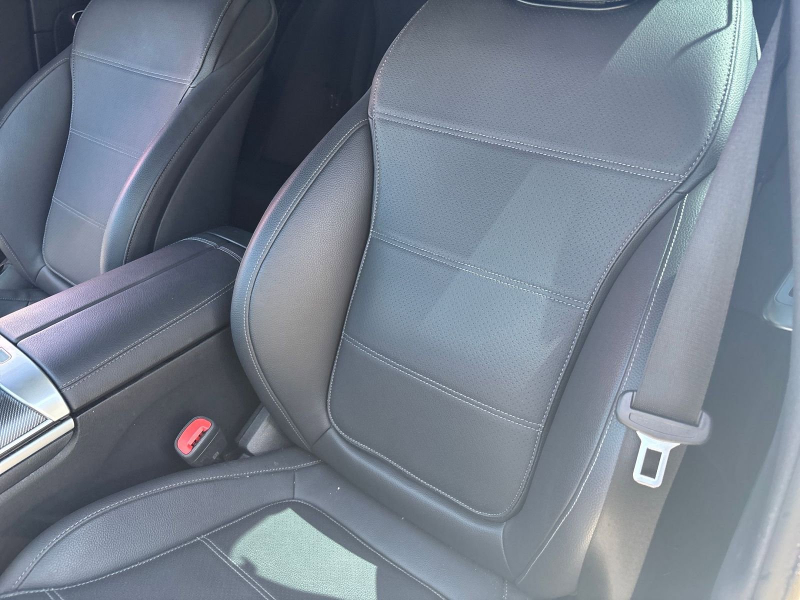 Thumbnail: 2024 Mercedes-Benz C-Class - 10