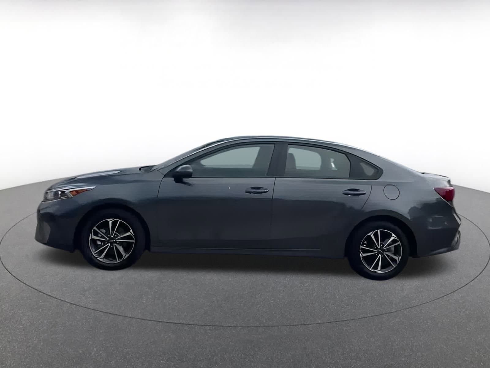 Thumbnail: 2024 Kia Forte - 6
