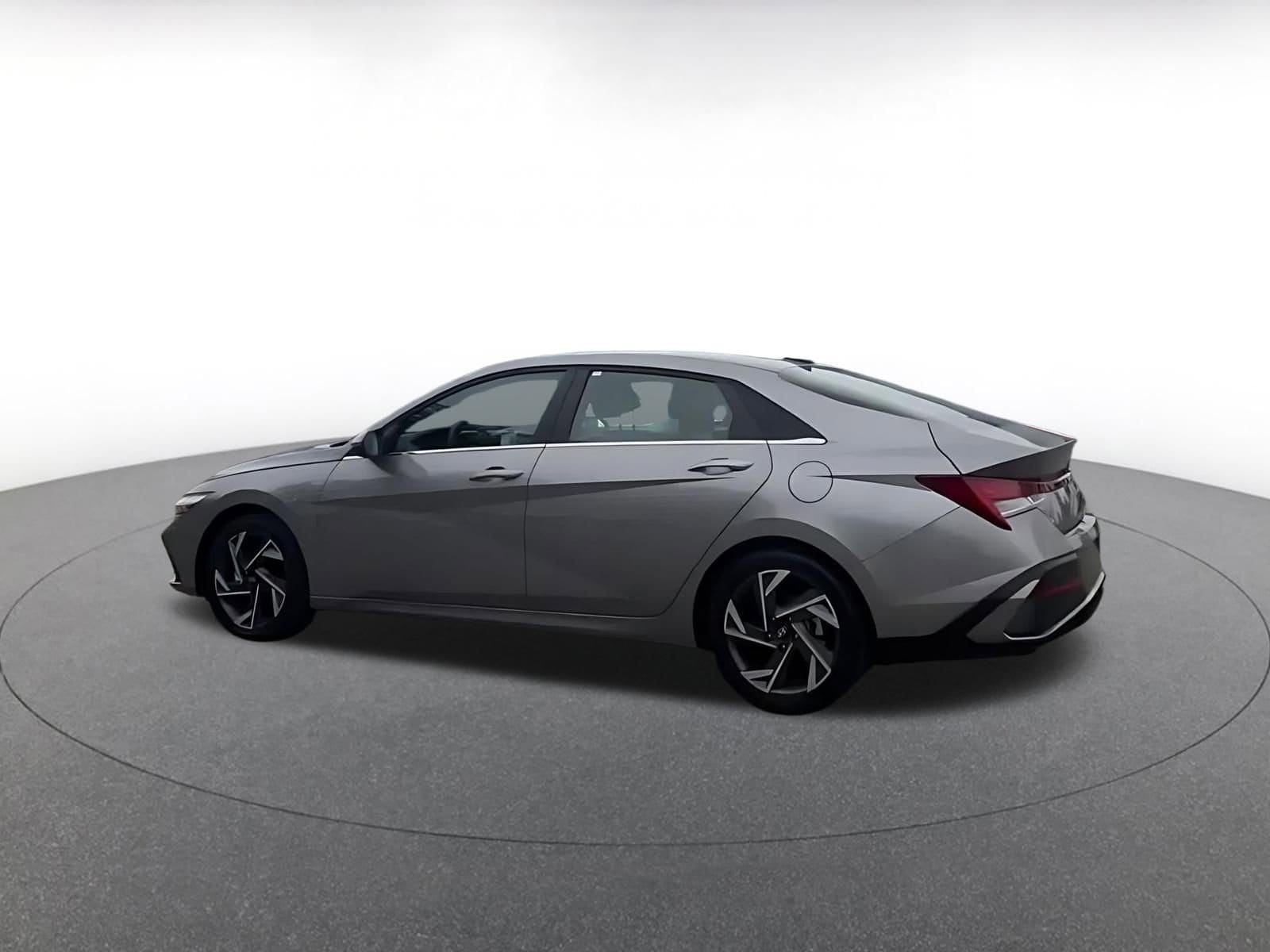 Thumbnail: 2025 Hyundai Elantra - 11