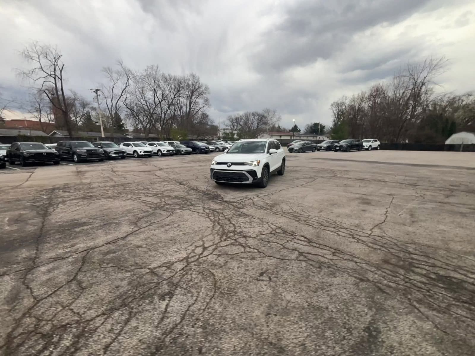 Thumbnail: 2025 Volkswagen Taos - 16