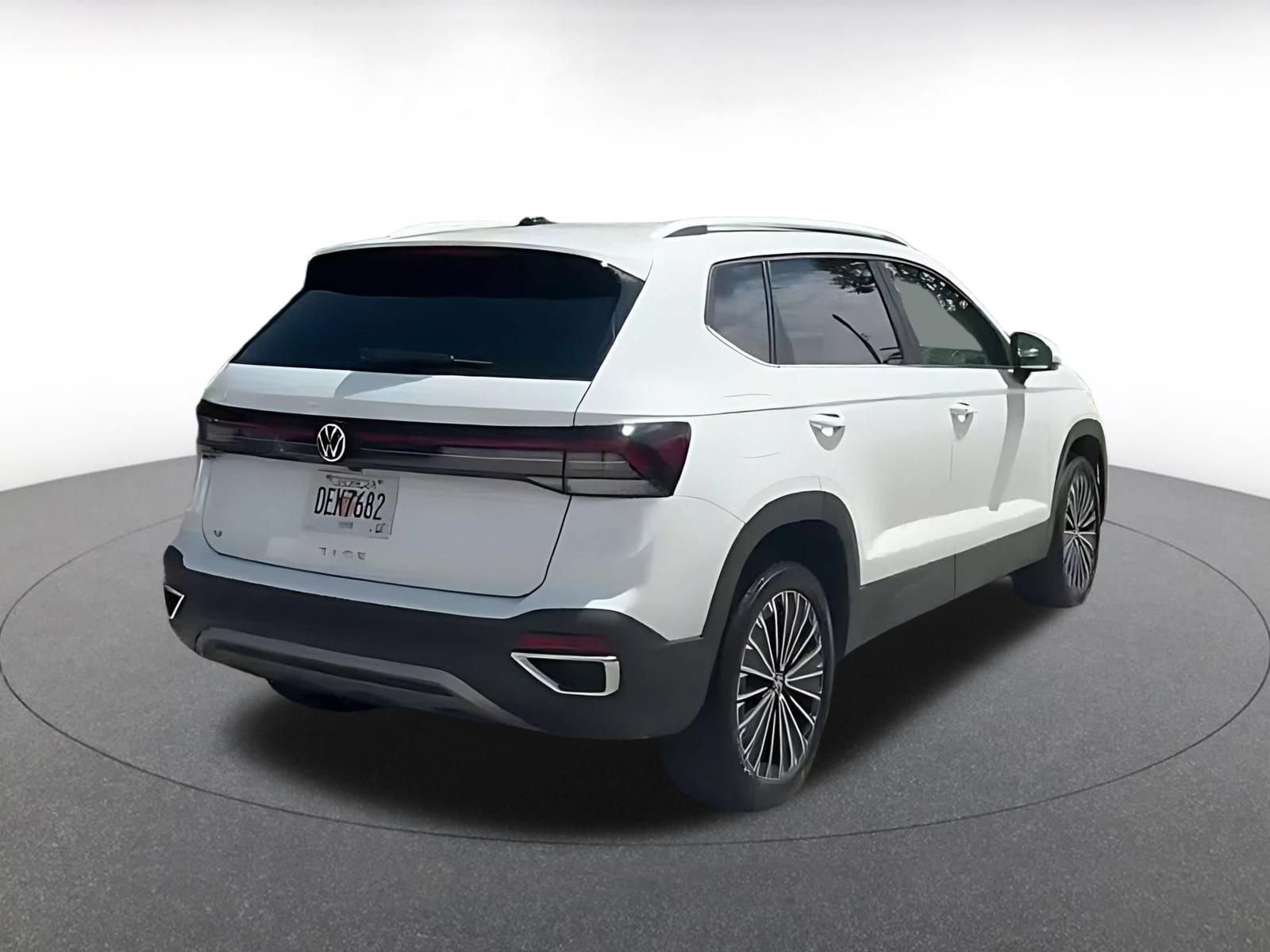 Thumbnail: 2026 Volkswagen Taos - 14