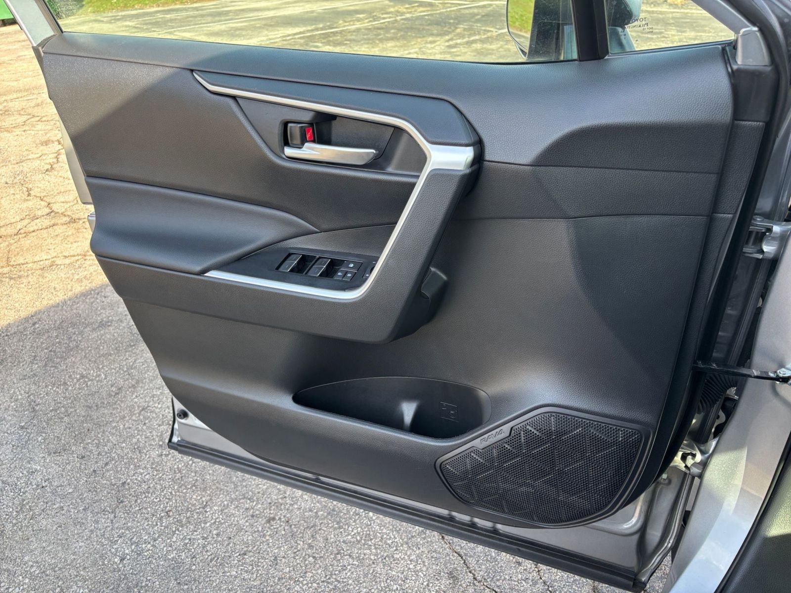 Thumbnail: 2025 Toyota RAV4 - 18