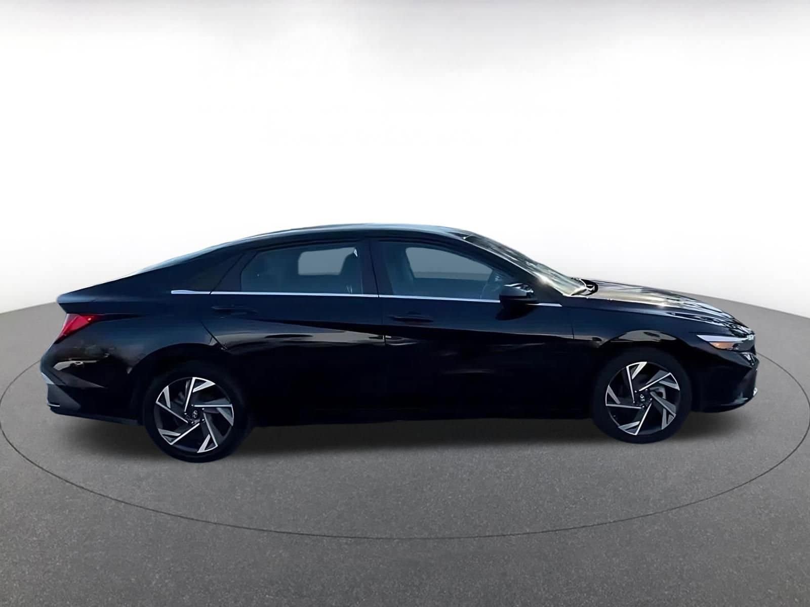 Thumbnail: 2025 Hyundai Elantra - 14