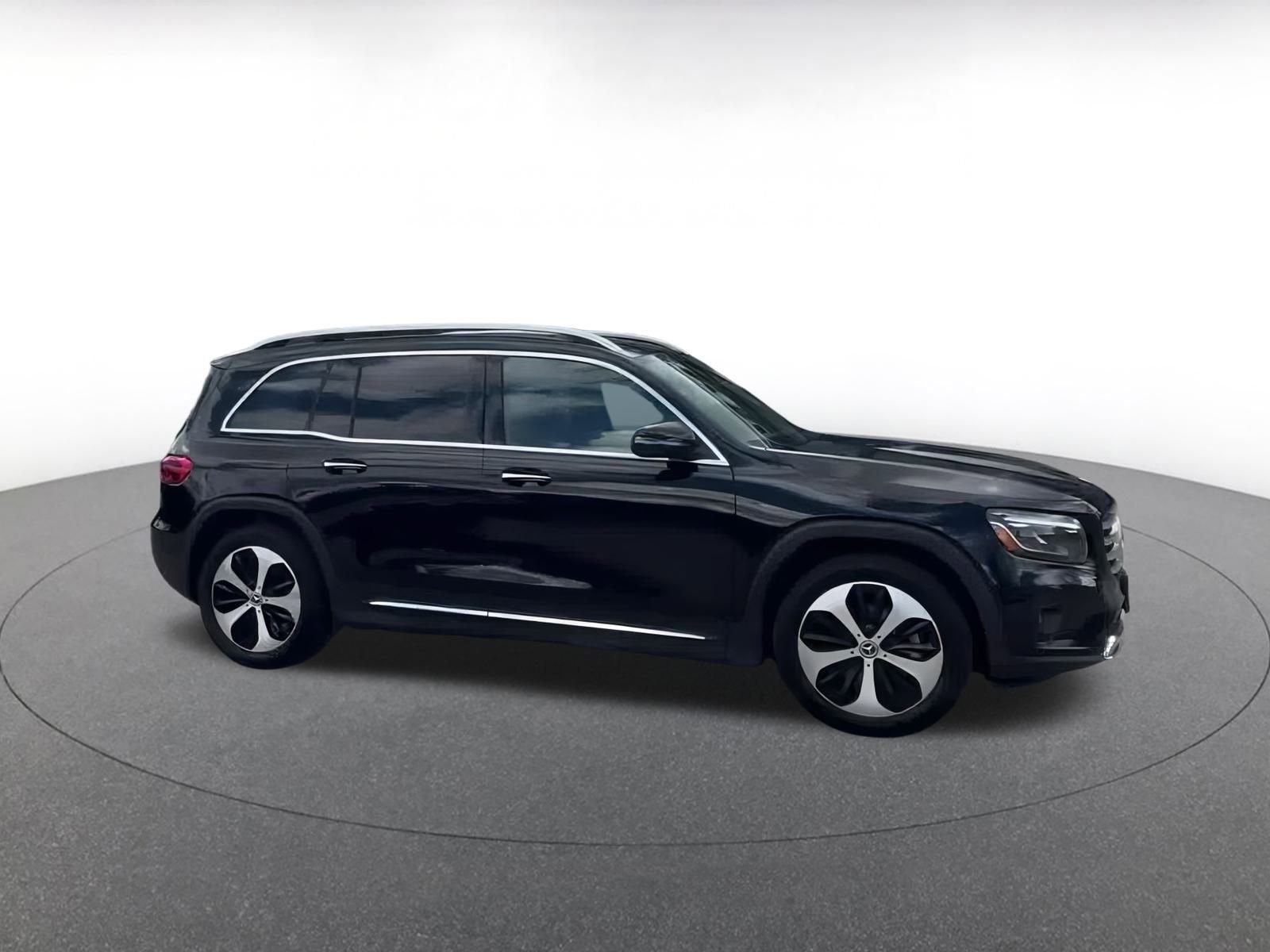 Thumbnail: 2024 Mercedes-Benz GLB - 2