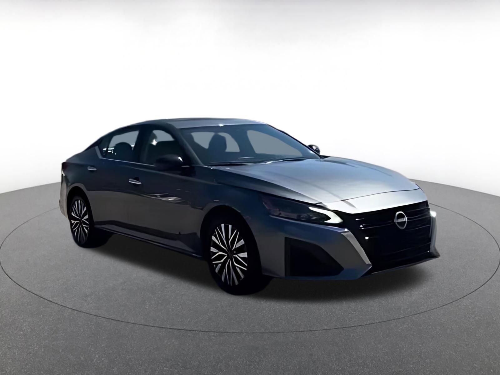 Thumbnail: 2025 Nissan Altima - 11