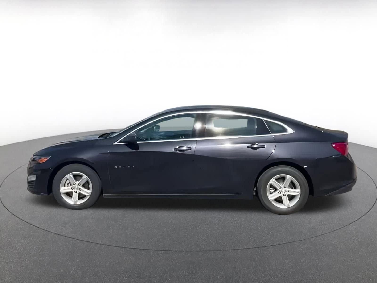 Thumbnail: 2024 Chevrolet Malibu - 8