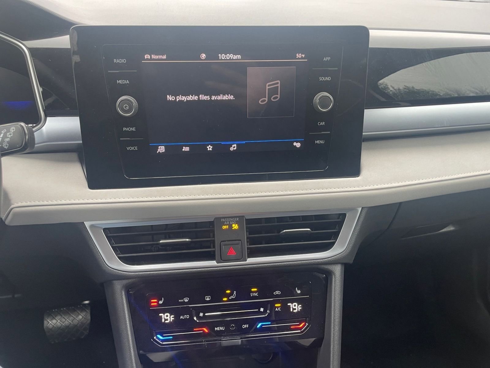 Thumbnail: 2025 Volkswagen Taos - 18