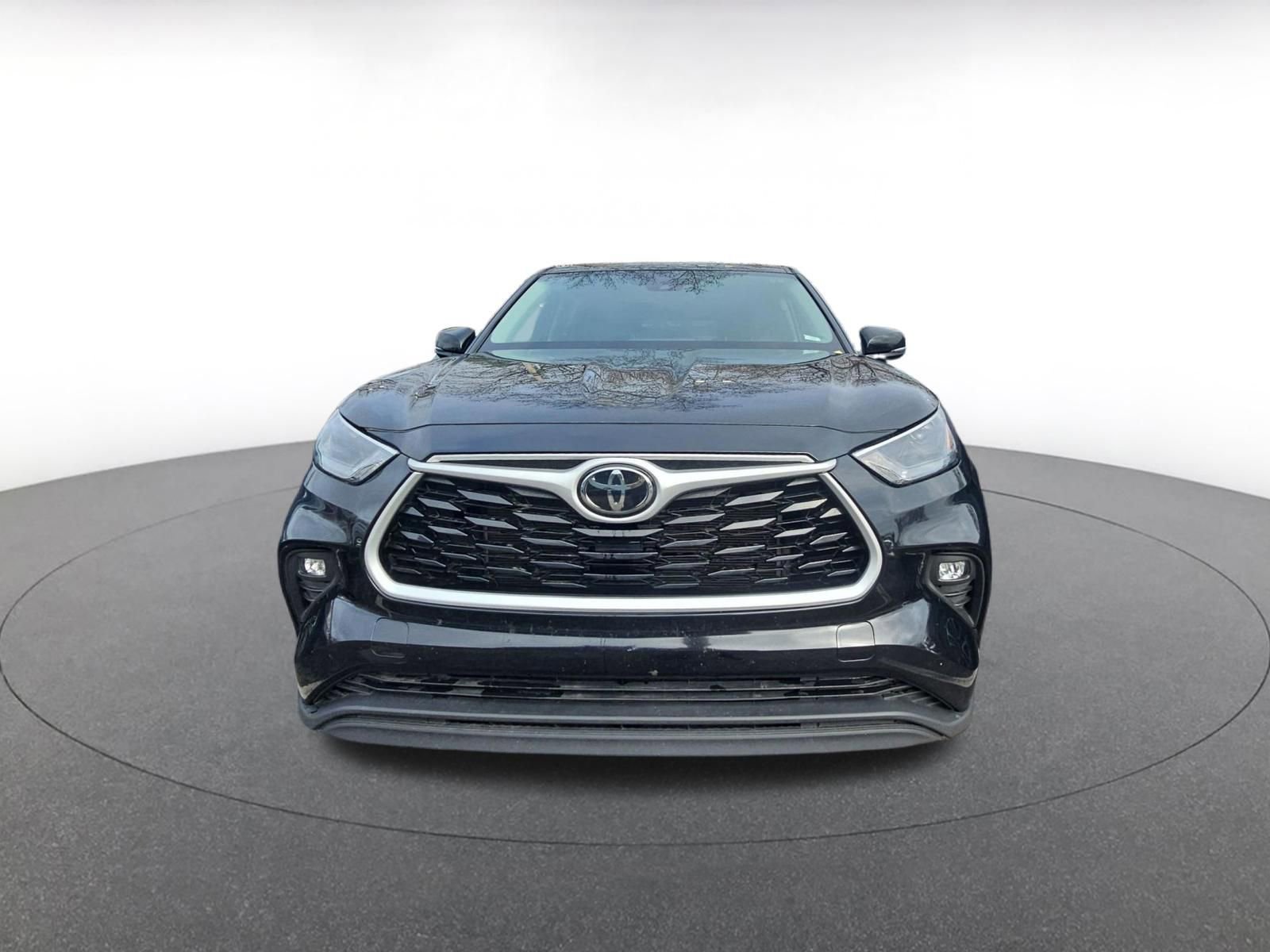 Thumbnail: 2025 Toyota Highlander - 2