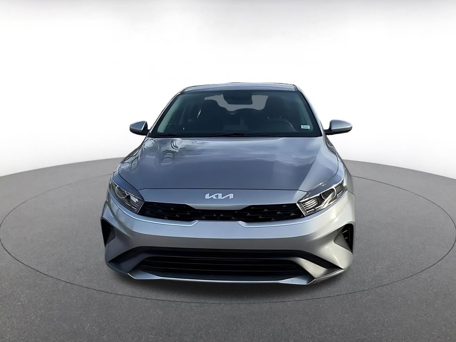 Thumbnail: 2024 Kia Forte - 4
