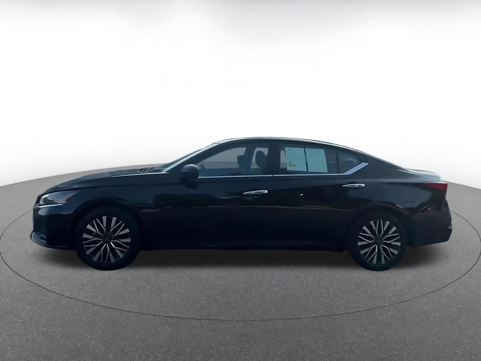 Thumbnail: 2025 Nissan Altima - 8