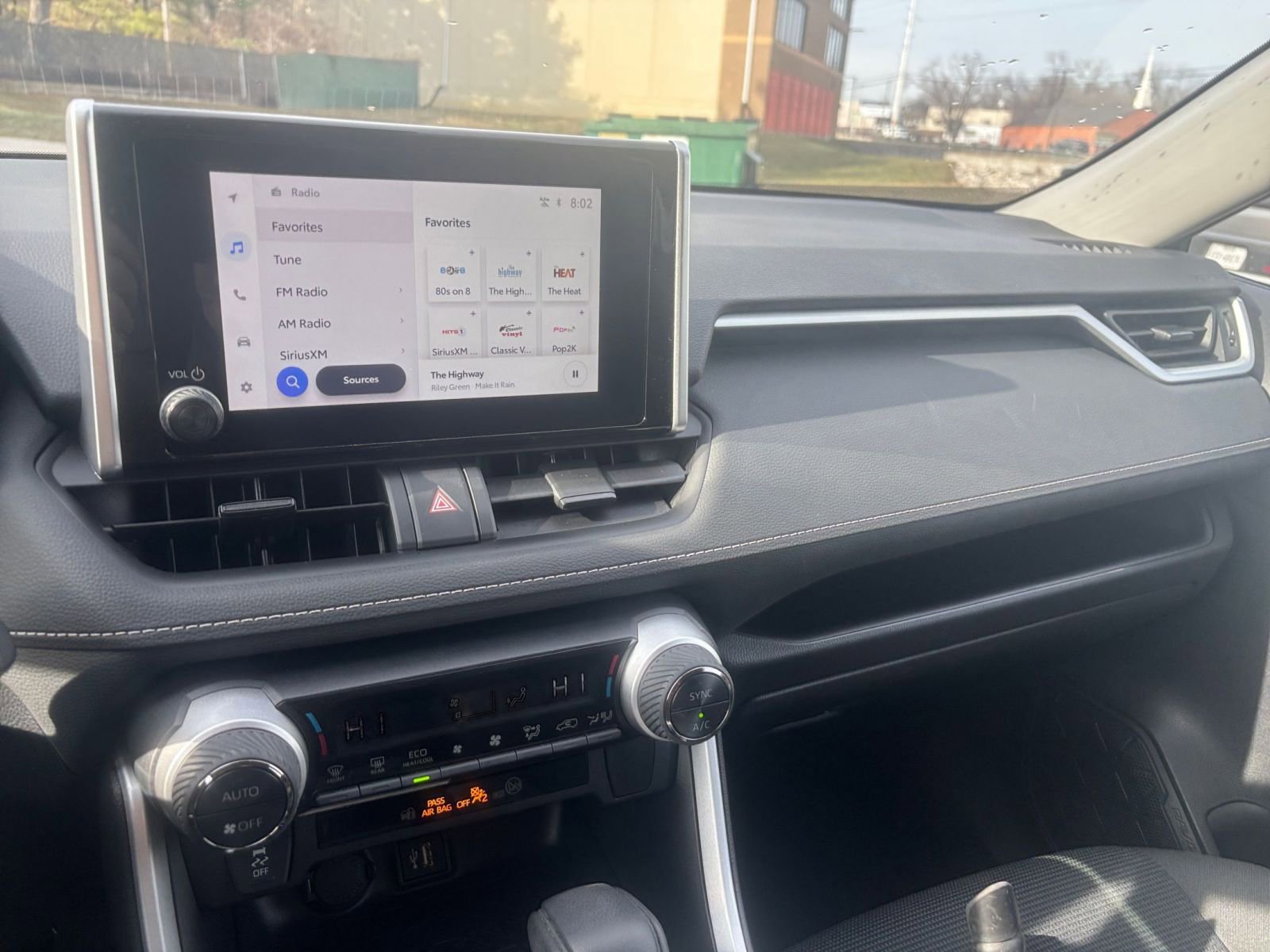 Thumbnail: 2025 Toyota RAV4 - 33