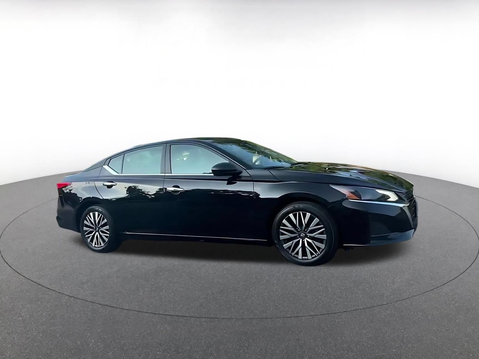 Thumbnail: 2025 Nissan Altima - 15