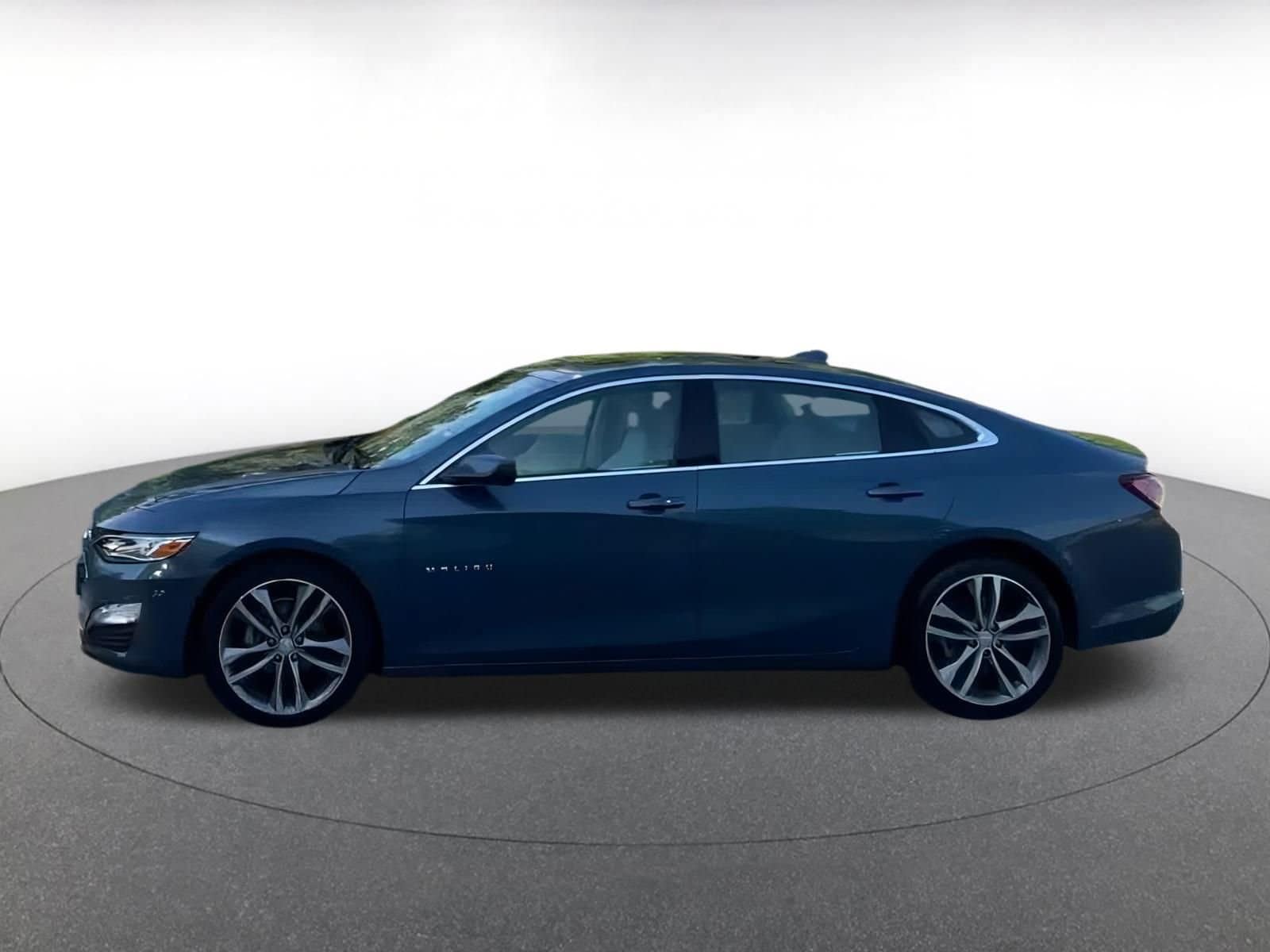 Thumbnail: 2024 Chevrolet Malibu - 8